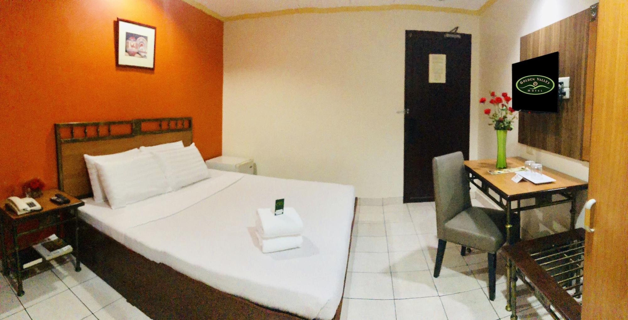 Golden Valley Hotel Cebu Exterior photo